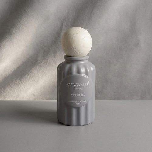 Vevanté Velours — grey suede world, art frame