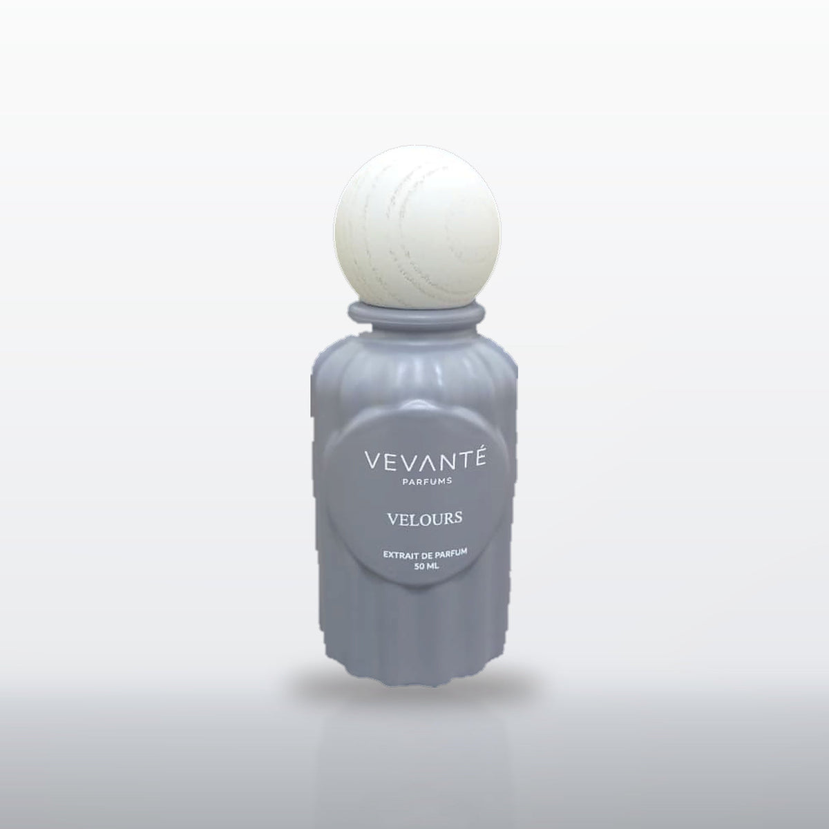 Vevanté Velours 50 ml Extrait de Parfum on a soft grey studio backdrop