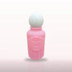 Vevanté Voile 50 ml Extrait de Parfum on a soft pink studio backdrop